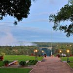 Tuin met uitzicht - The Victoria Falls Hotel