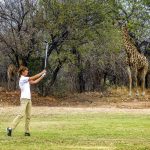 Golf met giraffen - Honey Guide Camp